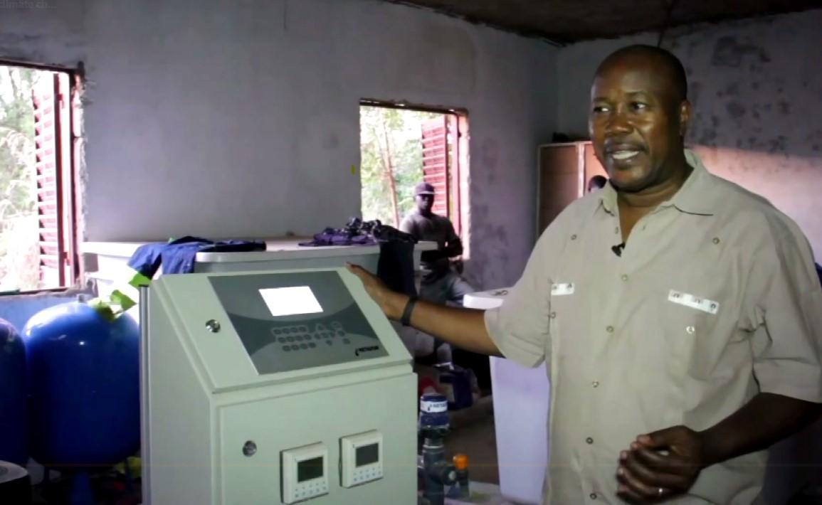Mali's high-tech greenhouse an oasis against climate change